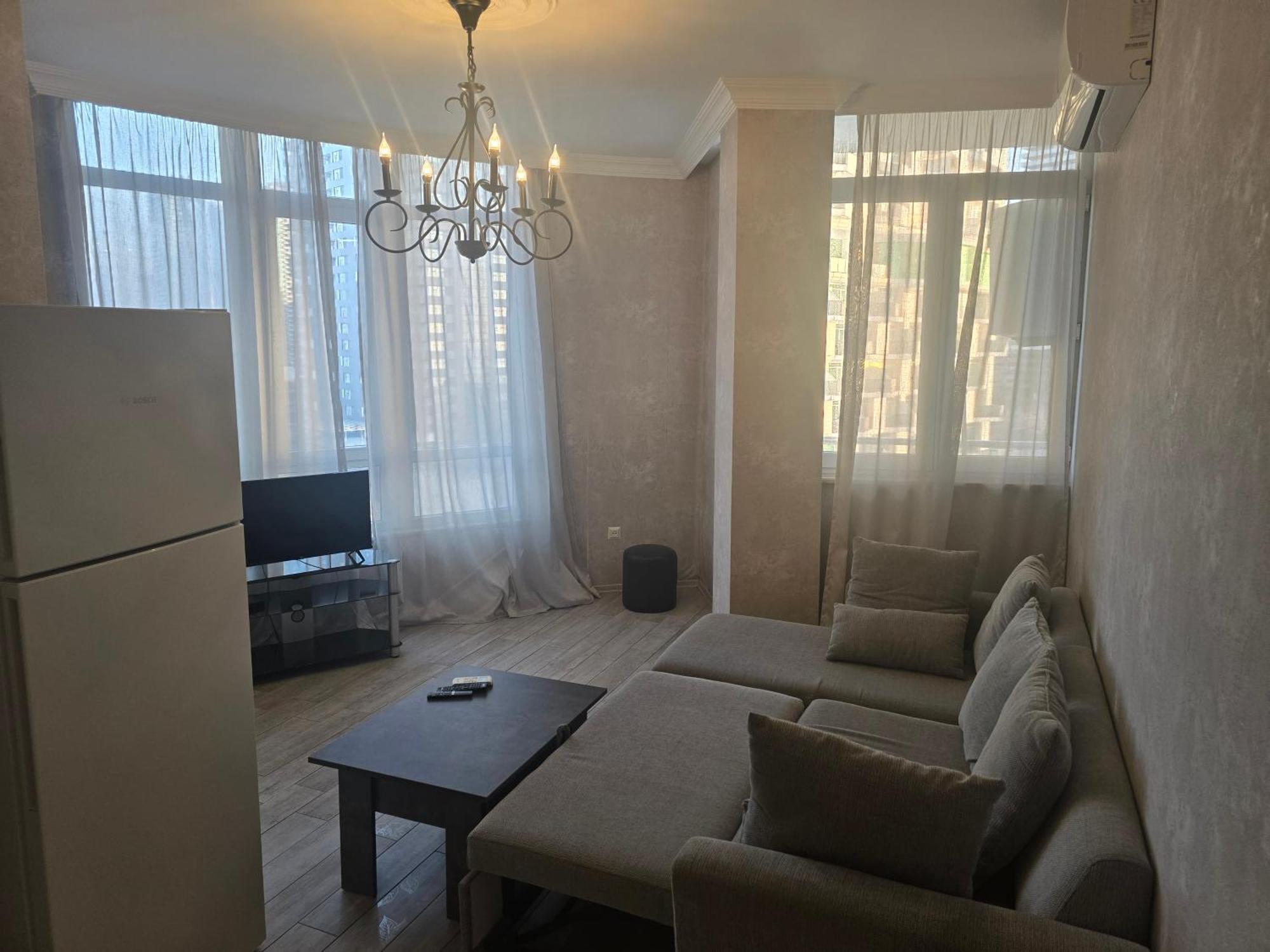 Apartment Roin Batoemi Buitenkant foto